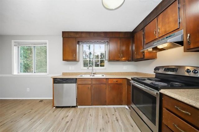 3394 DEARWOOD SW Drive, Lilburn, GA 30047