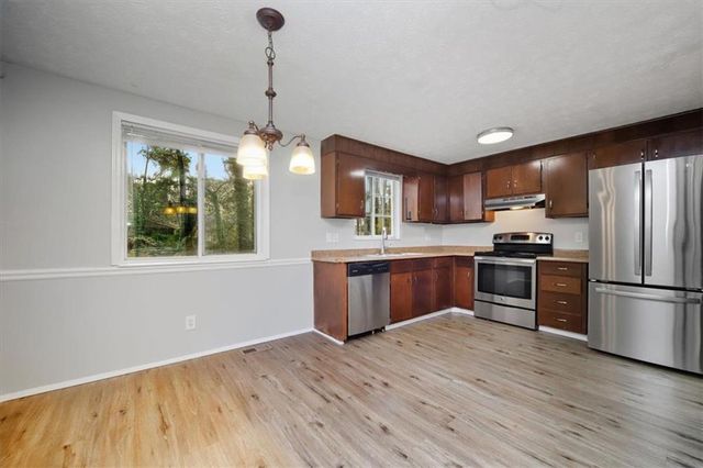 3394 DEARWOOD SW Drive, Lilburn, GA 30047