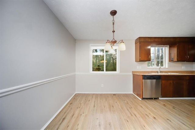 3394 DEARWOOD SW Drive, Lilburn, GA 30047