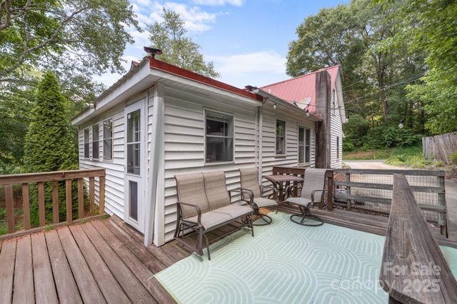 727 W Main Street Extension, Lincolnton, NC 28092
