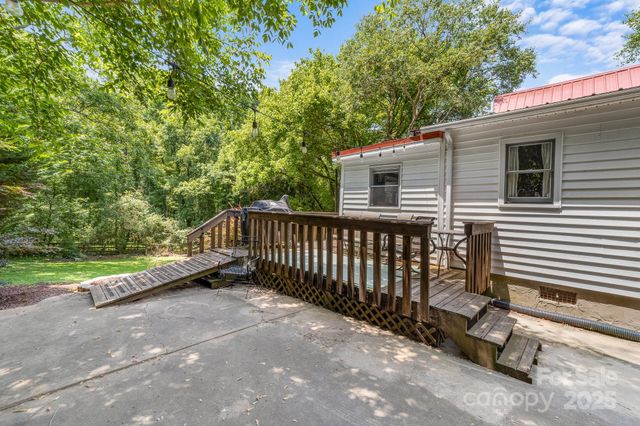 727 W Main Street Extension, Lincolnton, NC 28092