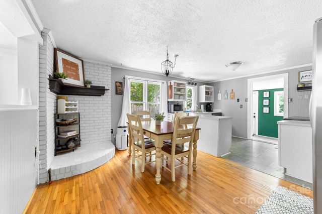 727 W Main Street Extension, Lincolnton, NC 28092