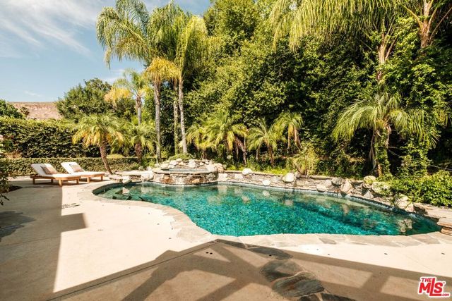 5744 Hempstead Drive, Agoura Hills, CA 91301