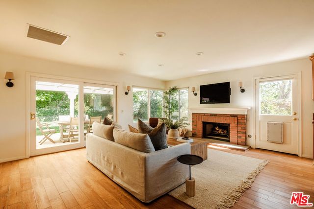 5744 Hempstead Drive, Agoura Hills, CA 91301