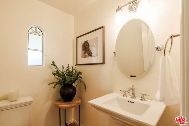 5744 Hempstead Drive, Agoura Hills, CA 91301