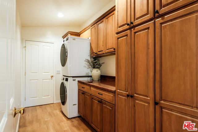5744 Hempstead Drive, Agoura Hills, CA 91301