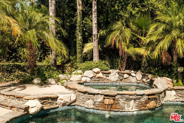 5744 Hempstead Drive, Agoura Hills, CA 91301