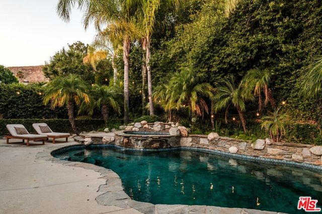 5744 Hempstead Drive, Agoura Hills, CA 91301