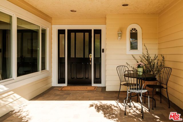 5744 Hempstead Drive, Agoura Hills, CA 91301