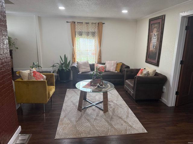 218 West Miami Avenue, Logansport, IN 46947