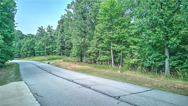 Freestone Drive, Rogers, AR 72756