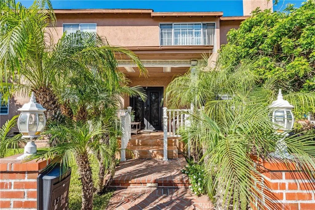 13001 Debby Street, Valley Glen, CA 91401