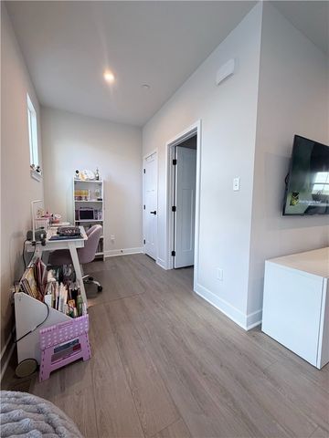 120 Crown St, Mckees Rocks, PA 15136