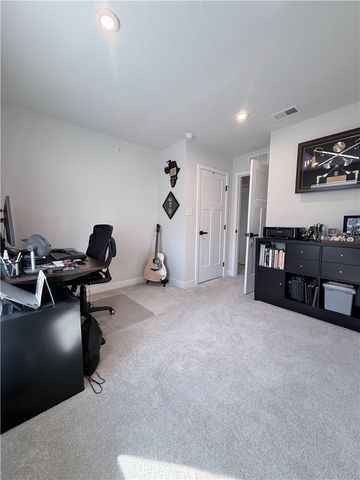 120 Crown St, Mckees Rocks, PA 15136