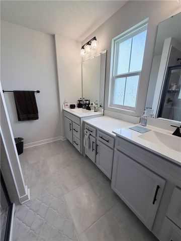 120 Crown St, Mckees Rocks, PA 15136