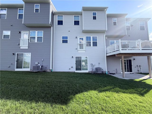 120 Crown St, Mckees Rocks, PA 15136