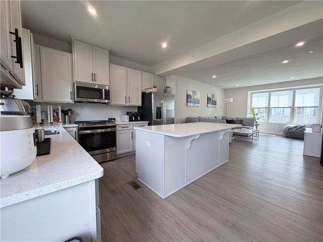 120 Crown St, Mckees Rocks, PA 15136