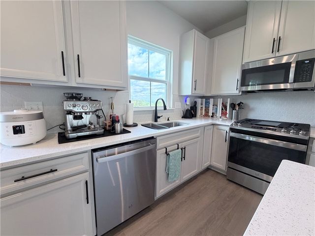 120 Crown St, Mckees Rocks, PA 15136