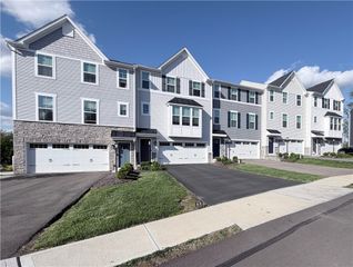120 Crown St, Mckees Rocks, PA 15136