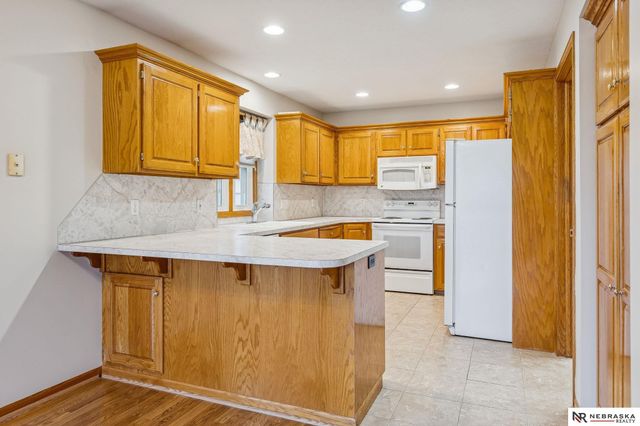 3902 N 157th Street, Omaha, NE 68116