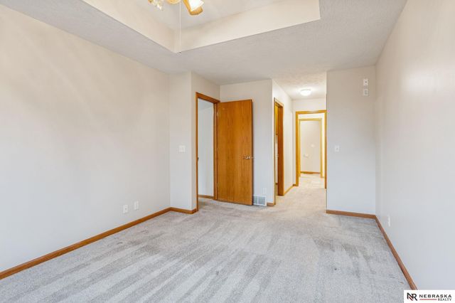 3902 N 157th Street, Omaha, NE 68116