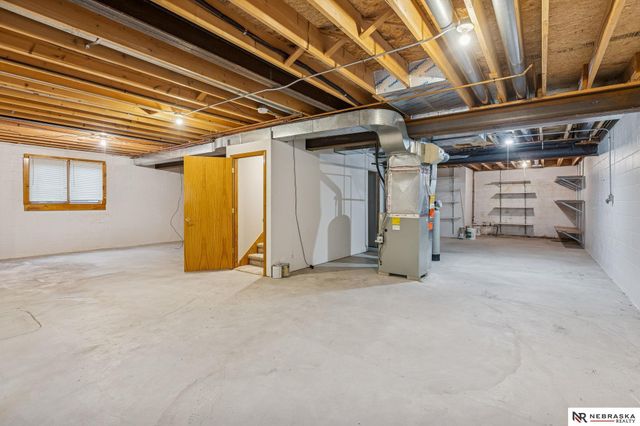 3902 N 157th Street, Omaha, NE 68116