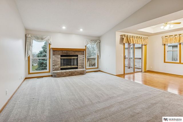 3902 N 157th Street, Omaha, NE 68116