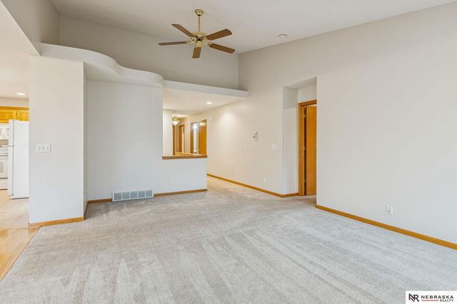 3902 N 157th Street, Omaha, NE 68116