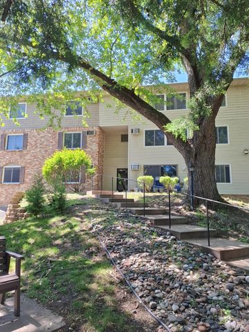 10301 Cedar Lake Road 201, Hopkins, MN 55305