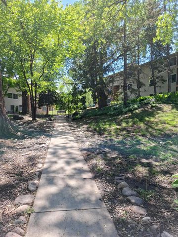 10301 Cedar Lake Road 201, Hopkins, MN 55305