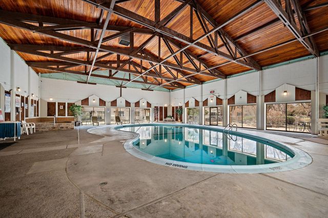 10301 Cedar Lake Road 201, Hopkins, MN 55305