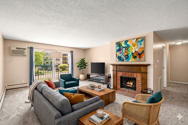 10301 Cedar Lake Road 201, Hopkins, MN 55305