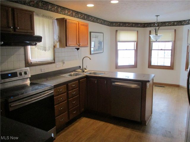 1375 Golden Lane, Broadview Heights, OH 44147