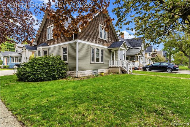 305 N Almont Avenue, Imlay City, MI 48444