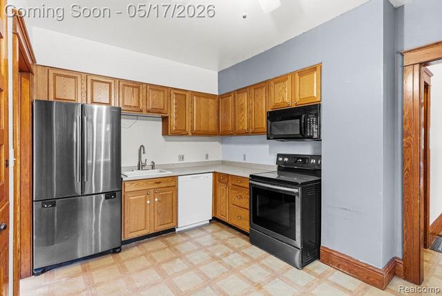 305 N Almont Avenue, Imlay City, MI 48444