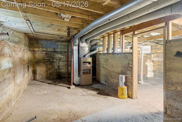 305 N Almont Avenue, Imlay City, MI 48444