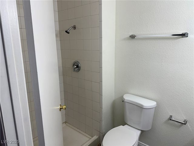 6841 Arroyo Avenue, Las Vegas, NV 89103