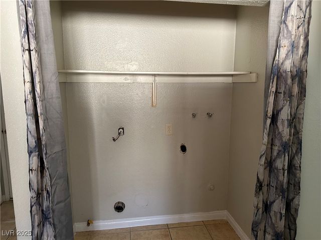 6841 Arroyo Avenue, Las Vegas, NV 89103