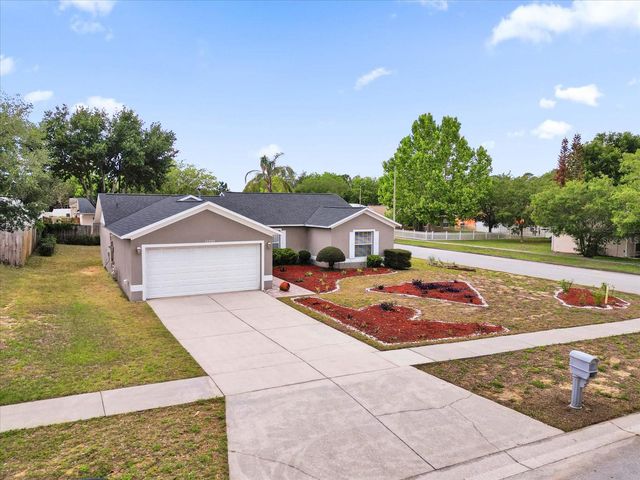 12000 WOODGLEN CIRCLE, Clermont, FL 34711
