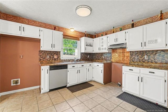 5777 Senoma Place, Fayetteville, NC 28314