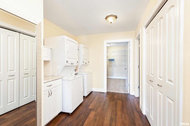 24711 178TH Street, Pleasant Valley, IA 52767