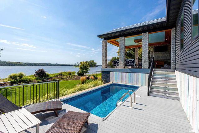 24711 178TH Street, Pleasant Valley, IA 52767