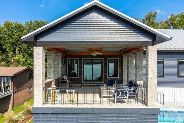 24711 178TH Street, Pleasant Valley, IA 52767