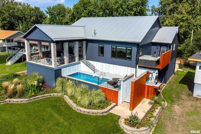 24711 178TH Street, Pleasant Valley, IA 52767