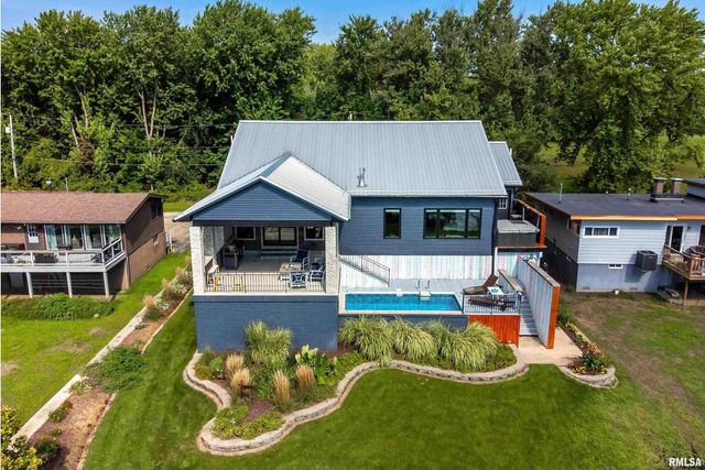 24711 178TH Street, Pleasant Valley, IA 52767