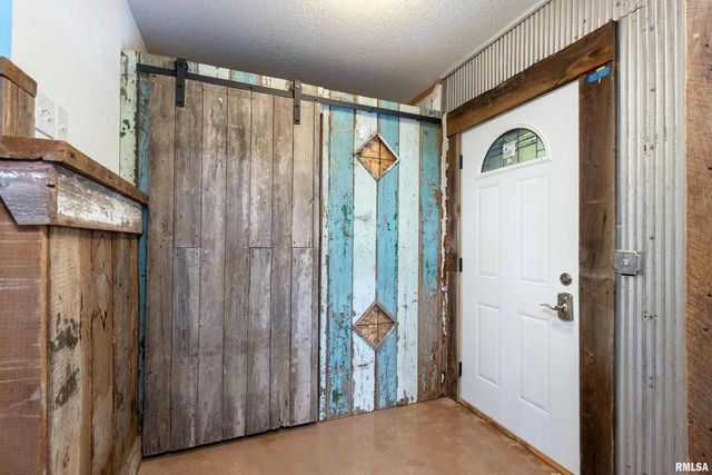 24711 178TH Street, Pleasant Valley, IA 52767