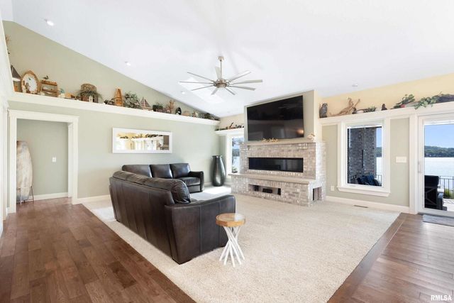 24711 178TH Street, Pleasant Valley, IA 52767