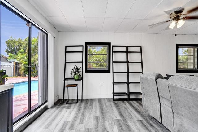 1530 N 73rd Ave, Hollywood, FL 33024