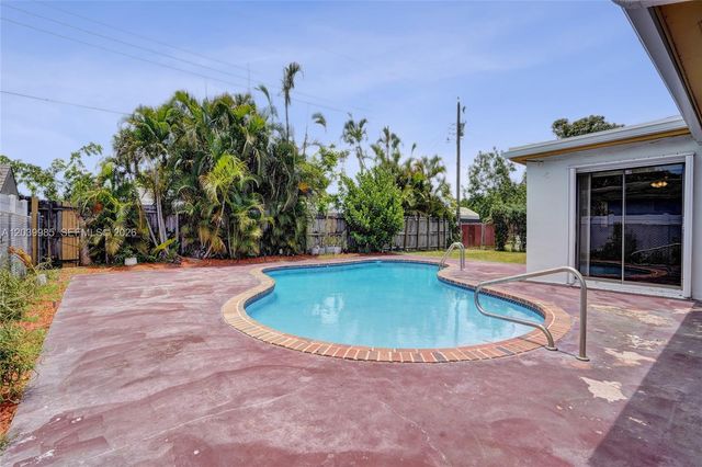 1530 N 73rd Ave, Hollywood, FL 33024