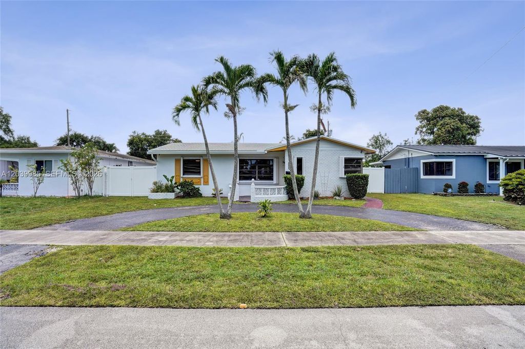 1530 N 73rd Ave, Hollywood, FL 33024